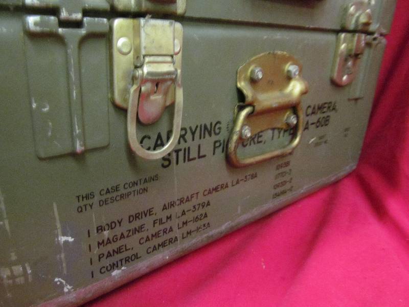 lot 56 image: vintage military carrycase