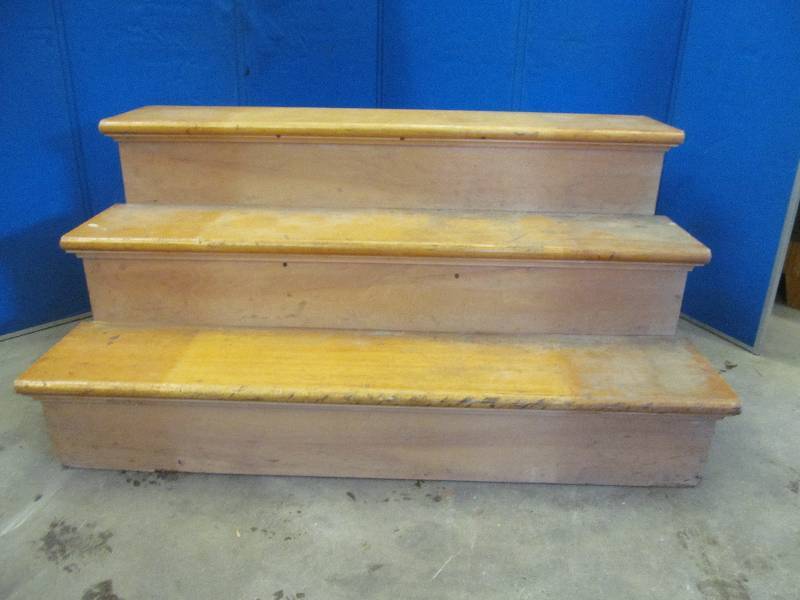 lot 75 image: stairstep