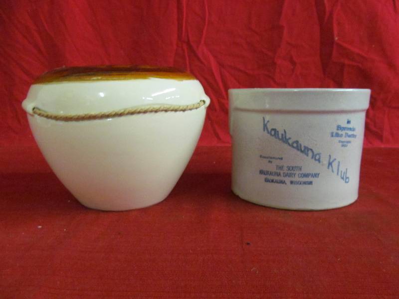 lot 105 image: Klub Crock