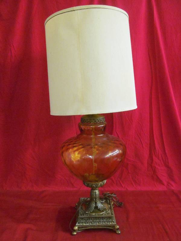 lot 129 image: Table Lamp
