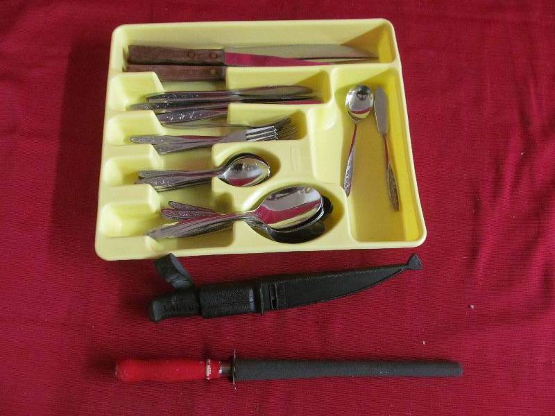 lot 145 image: Flatware