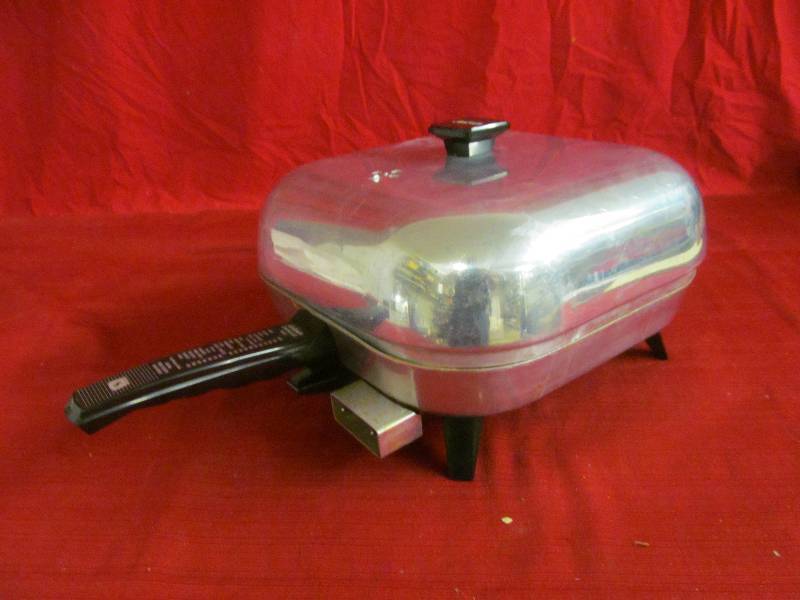 lot 148 image: Sunbeam Skillet