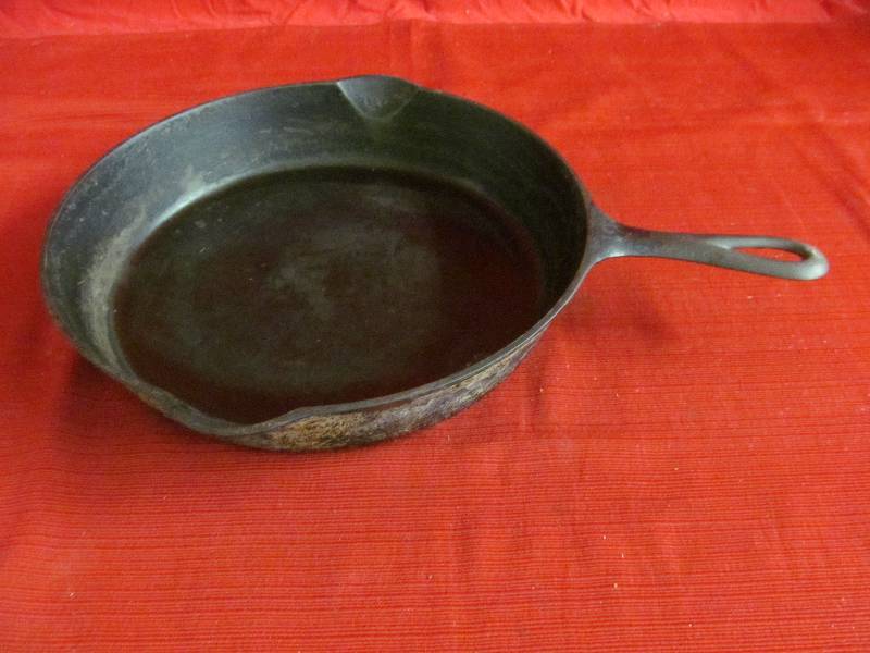 lot 150 image: Griswold Fry Pan