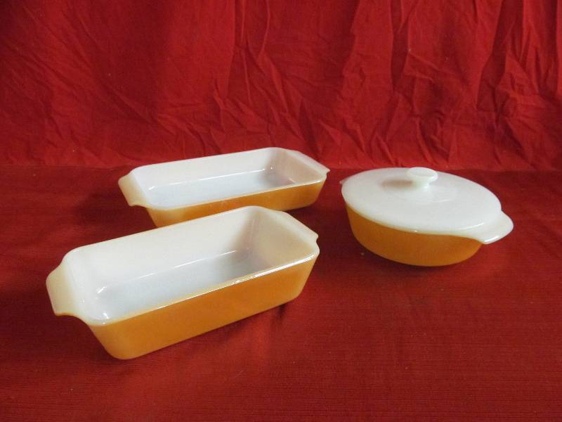 lot 157 image: Fire King Dishes