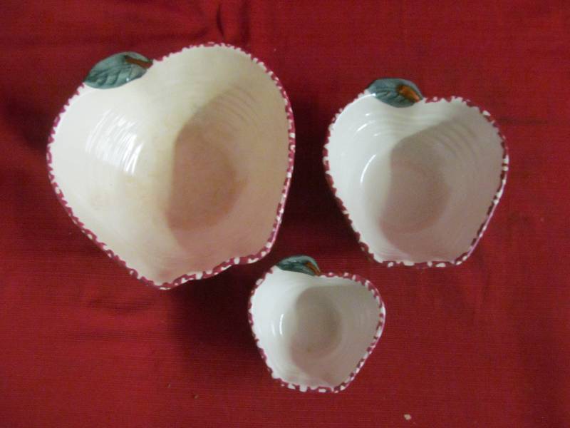 lot 159 image: Bowls