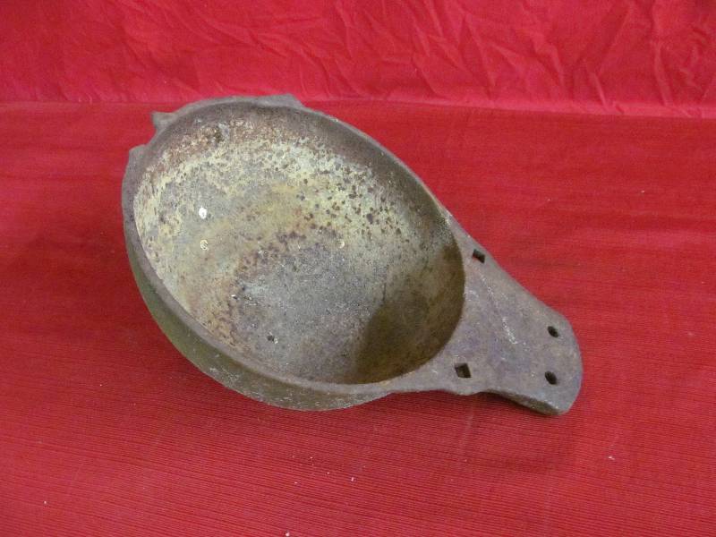lot 176 image: Vintage Water Cup