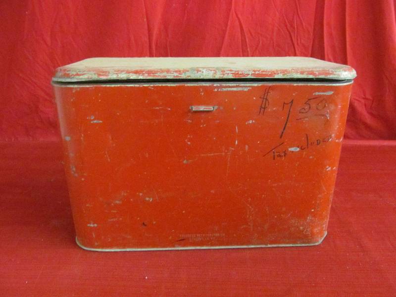 lot 178 image: Galvanized Cooler