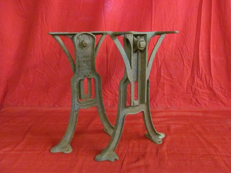 lot 185 image: Antique Desk Frame