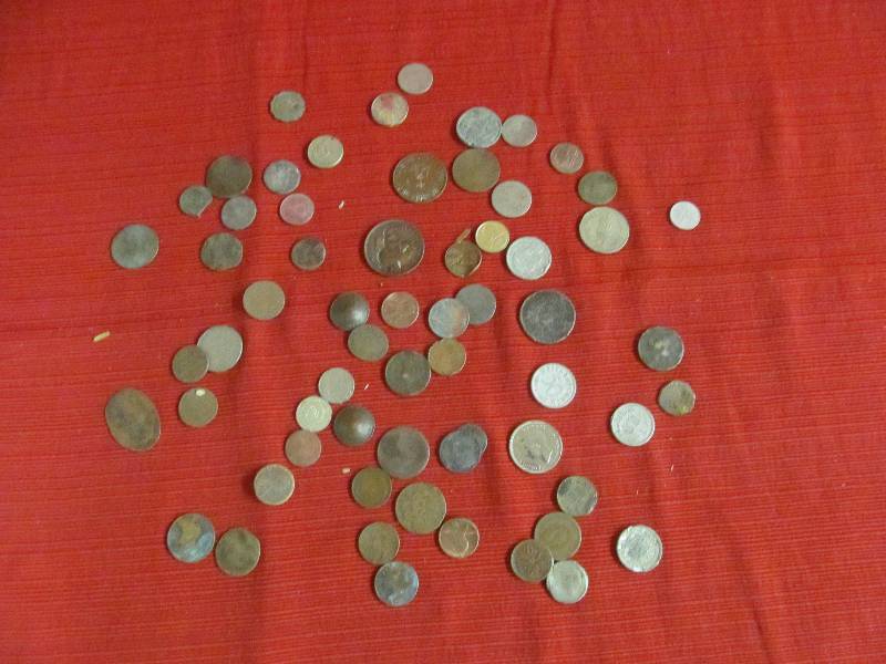 lot 206 image: Foreign Coins