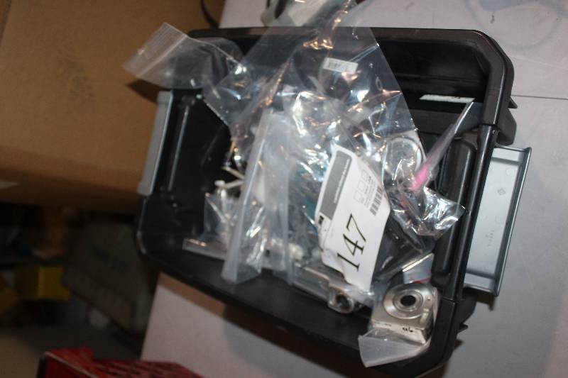 lot 147 image: Box Lot of Digital Cameras & Lens