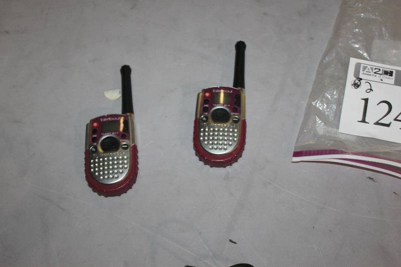 lot 124 image: Lot of (2) Motorola Push-To-Talk Talkabout Phones