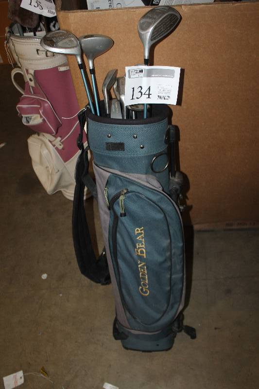lot 134 image: Golden Bear Golf Club Set w Bag