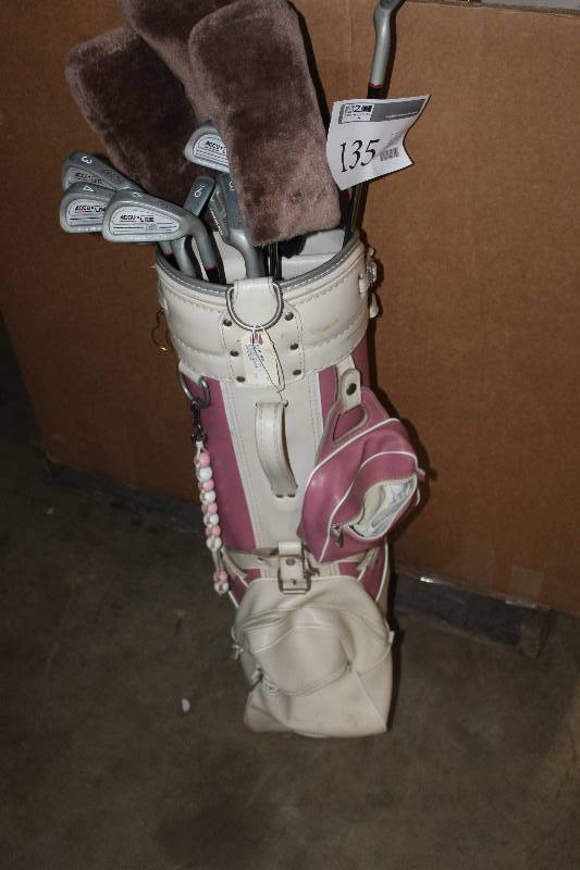 lot 135 image: Accu-Line Golf Club Set w Bag