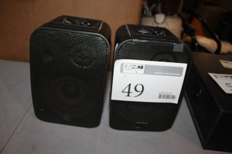 lot 49 image: Lot of (2) Recotion Wireless Speaker