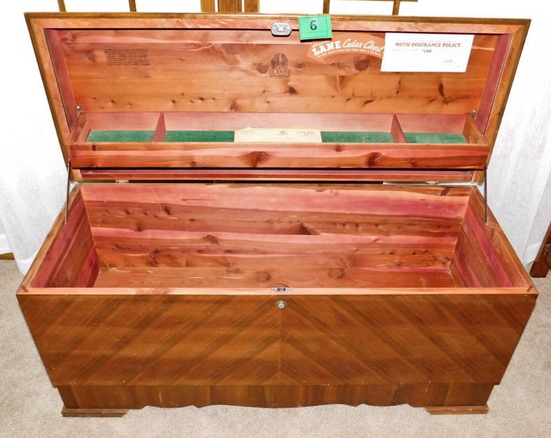 Beautiful Lane Cedar Chest