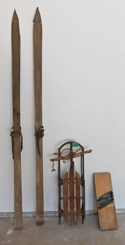 3 vintage wooden items