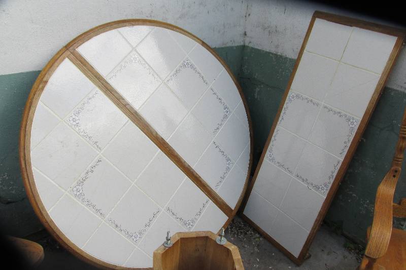 Tile top table with one leaf and ma...