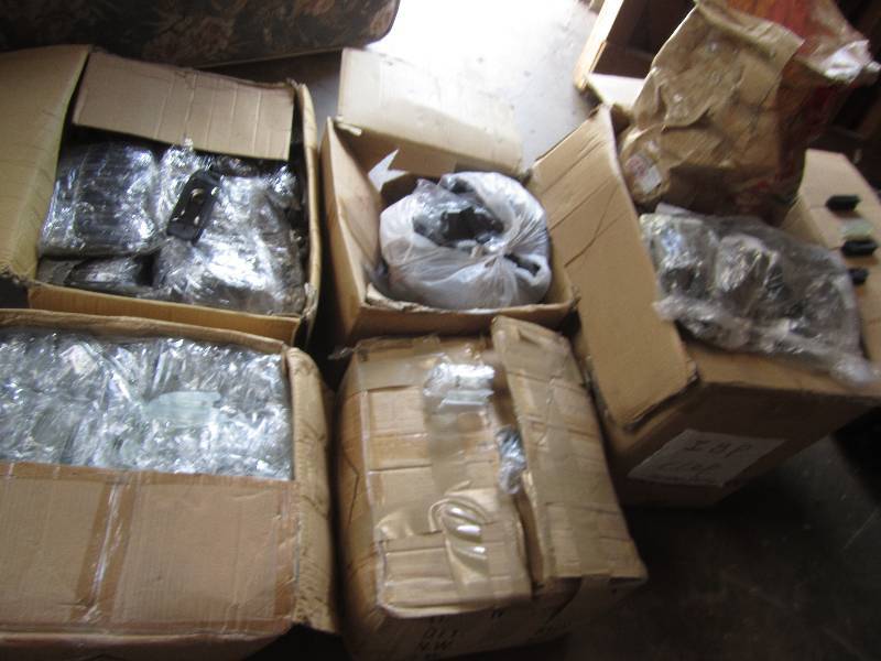lot 8 image: Phone Chargers, Lot of 5 cases ...
