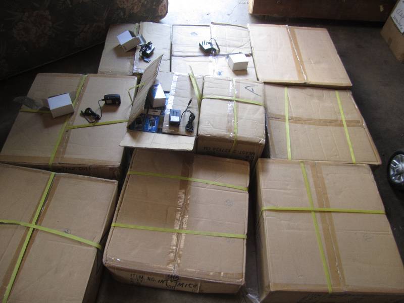 lot 11 image: Lot of 10 cases assorted phone char...