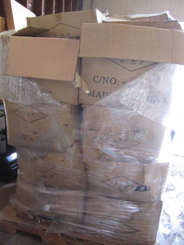 lot 14 image: 16 boxes of new clip phone holsters...