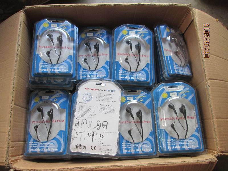lot 16 image: 1 case of hands free headsets...