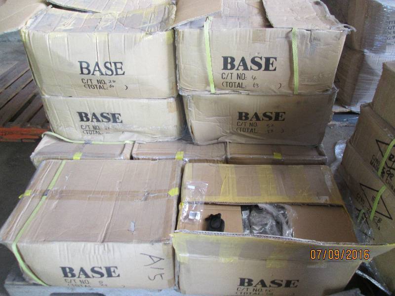 lot 24 image: 9 cases of cell phone holders...