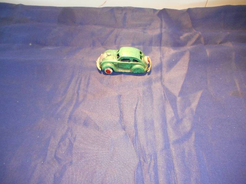 ANTIQUE CAST IRON CAR