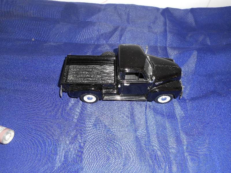 COLLECTIBLE 3100 SERIES CHEVY TRUCK