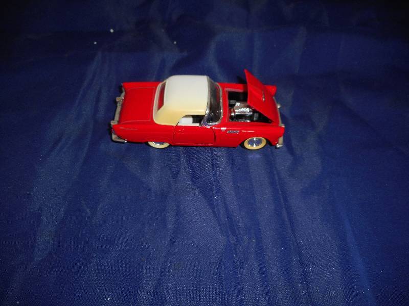 COLLECTIBLE THUNDERBIRD CAR