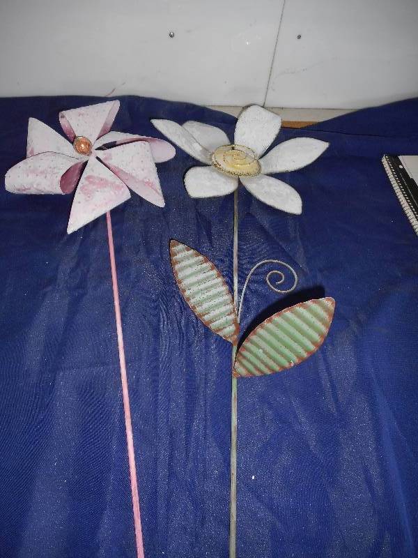 2 METAL YARD ORNAMENTS