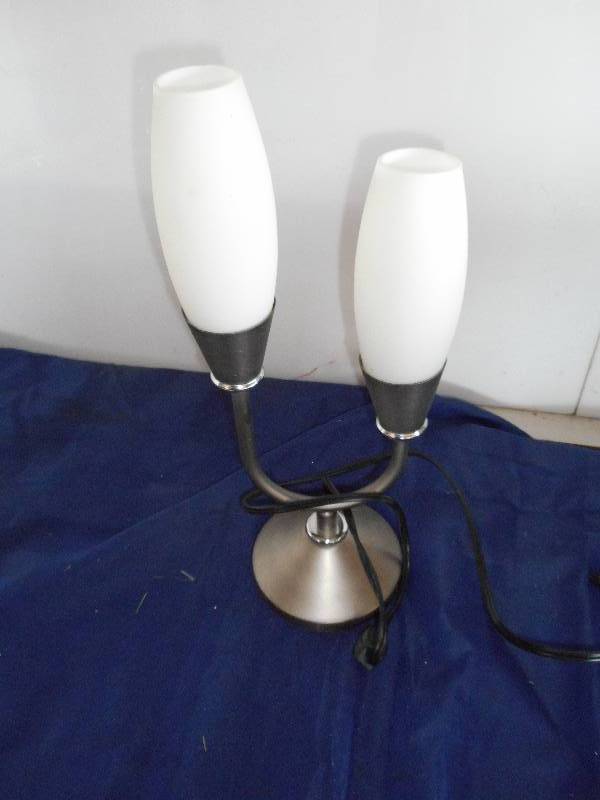 DOUBLE GLOBE TABLE LAMP
