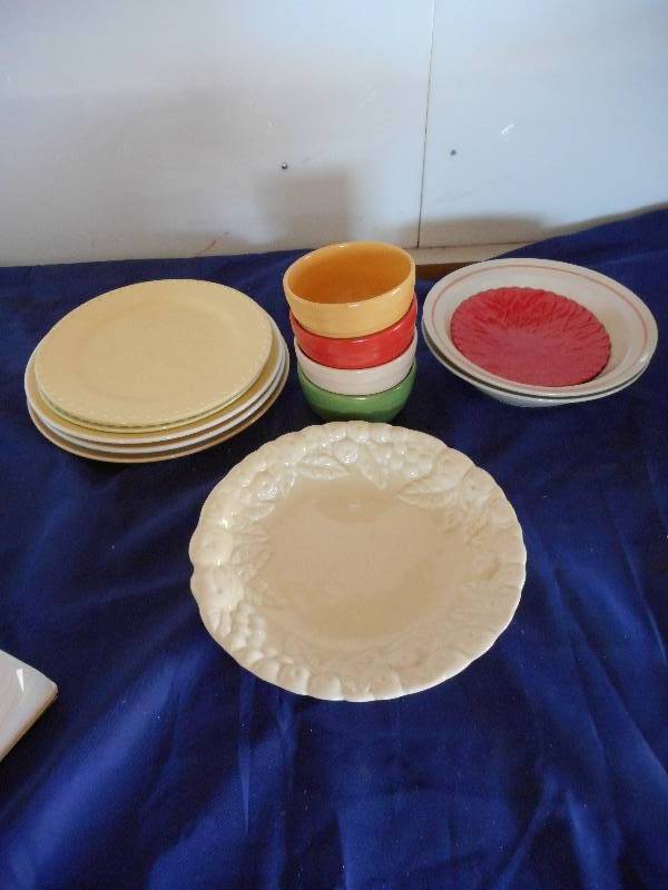 COLORED KITCHEN WARES