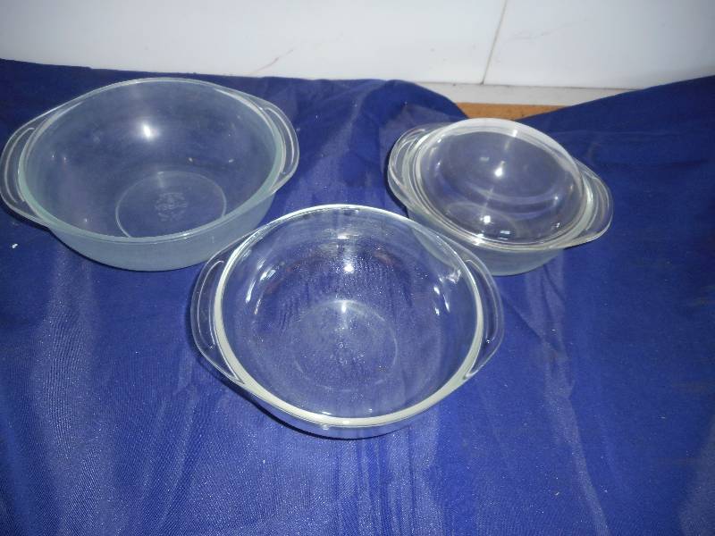 3 PYREX MIXING BOWLS