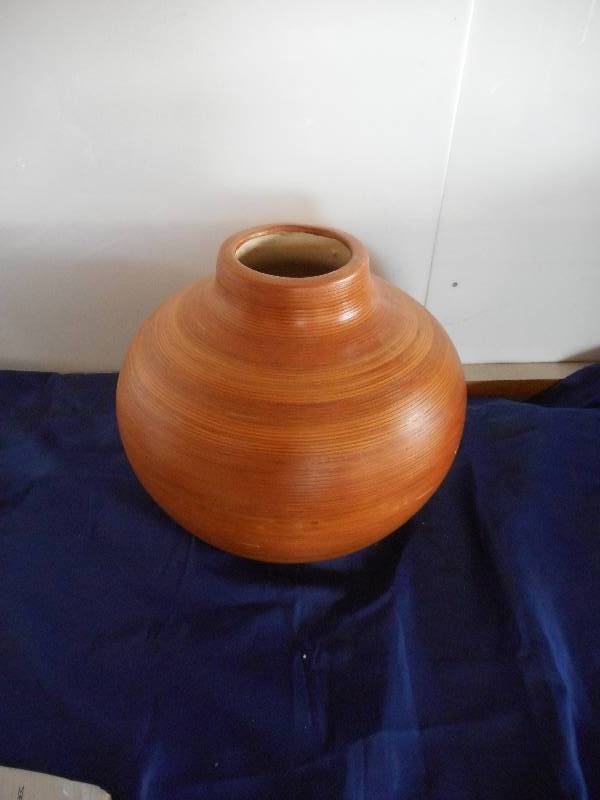 12 INCH GLASS DECRATIVE POT