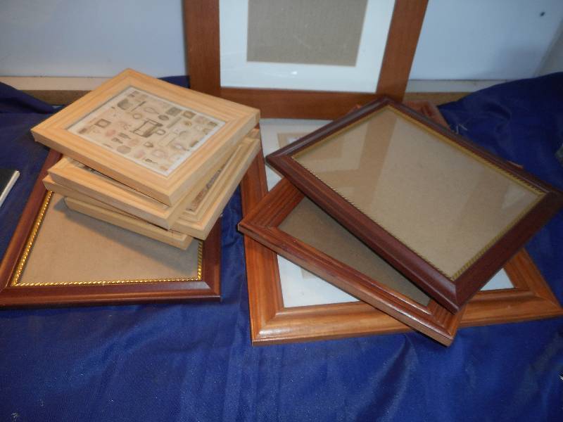 PICTURE FRAMES