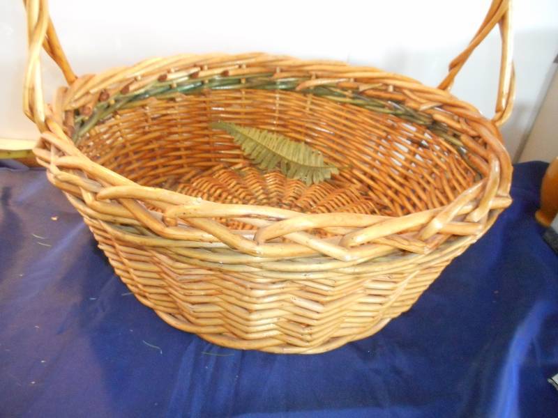 HEAVY WICKER BASKET