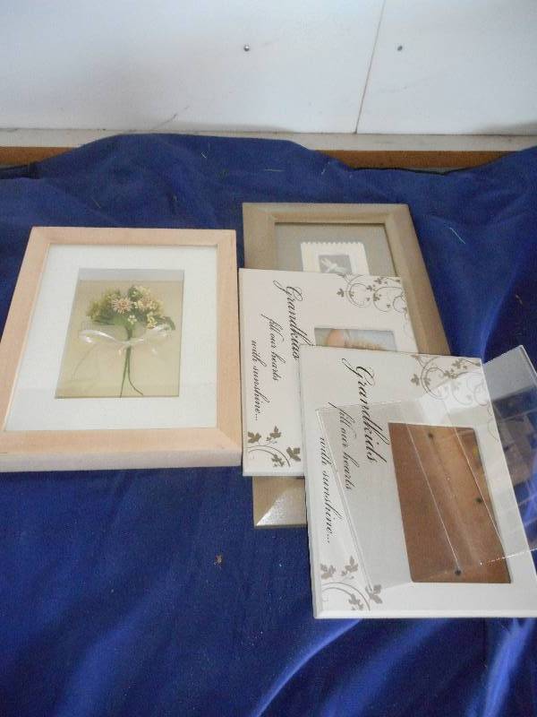 WALL DECOR