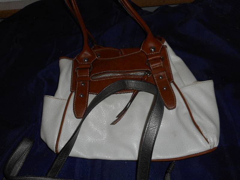 2 FASHION HAND BAGS