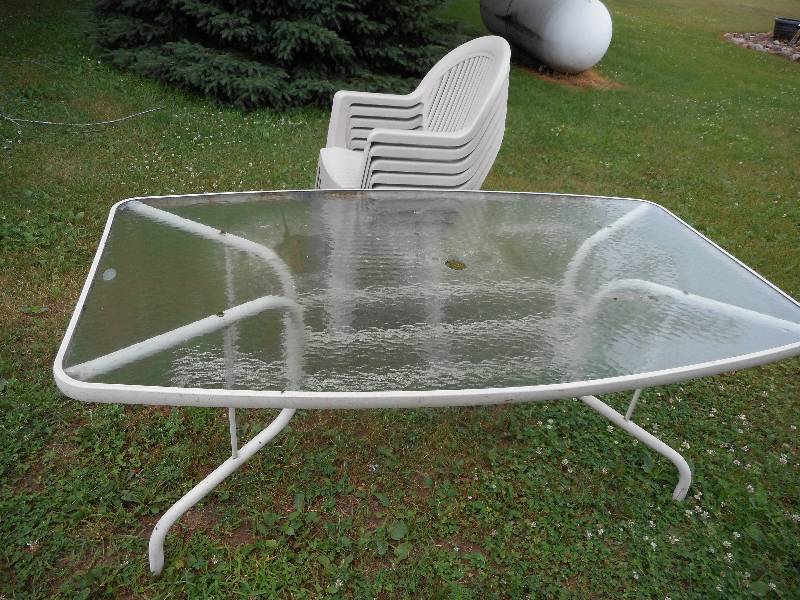 RECTANGLE PATIO TABLE AND SIX CHAIRS