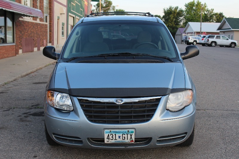 2005 Chrysler Town & Country Touring Edition Stow & Go