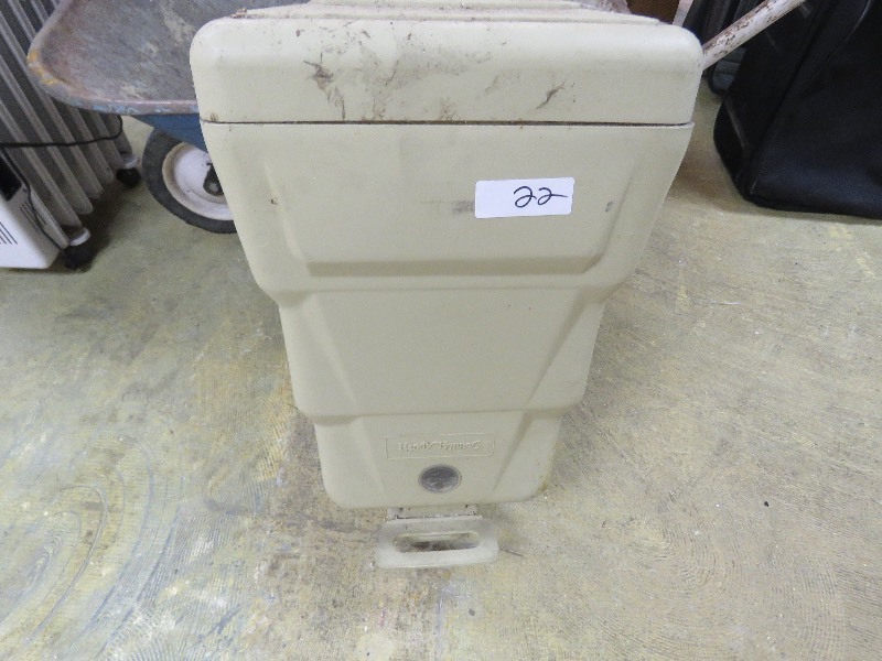 Handy Hopper Feeder