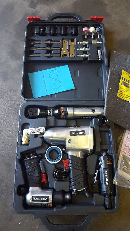 lot 18 image: Husky 683796 4pc Air Tool Kit Impact Wrench Air Hammer And More New
