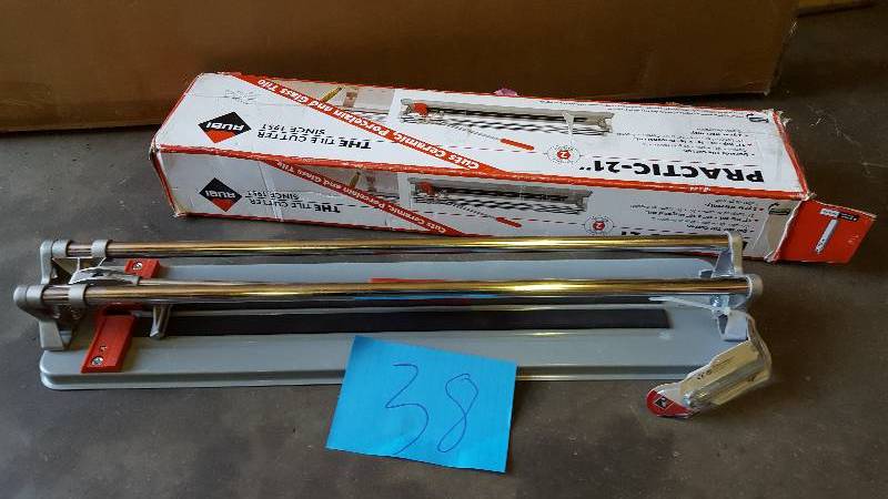 lot 38 image: Rubi Practic 21 in. Tile Cutter