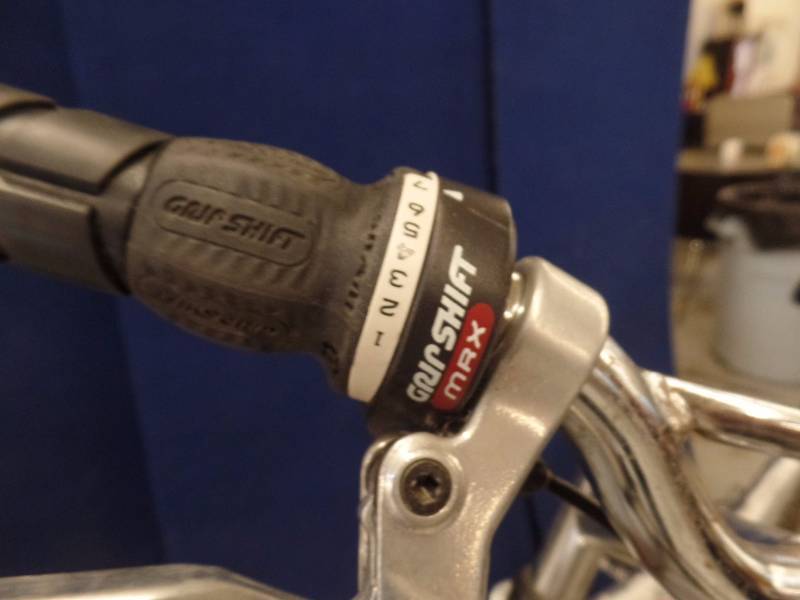 lot 101 image: Mountain Bicycle