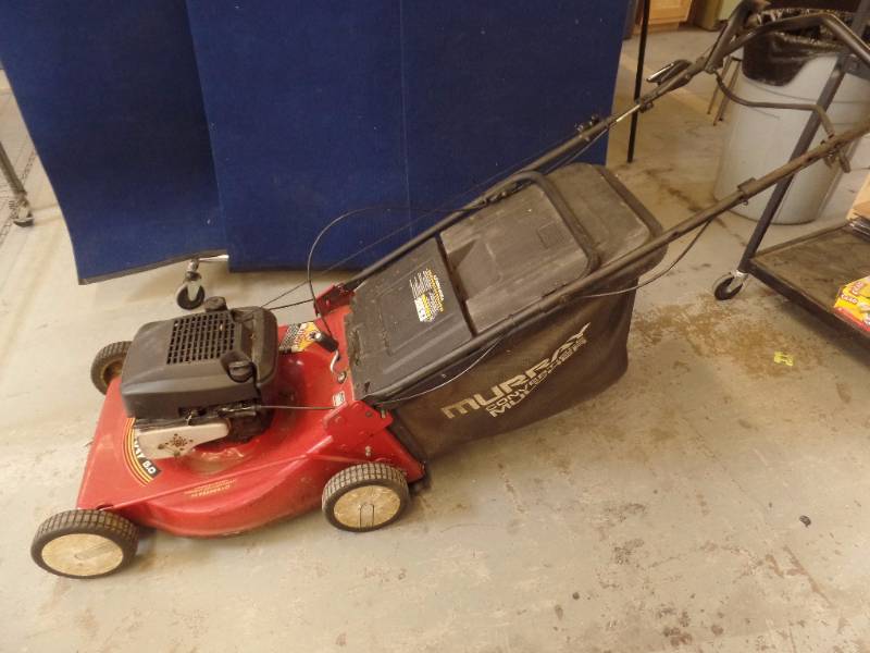 lot 113 image: Lawnmower