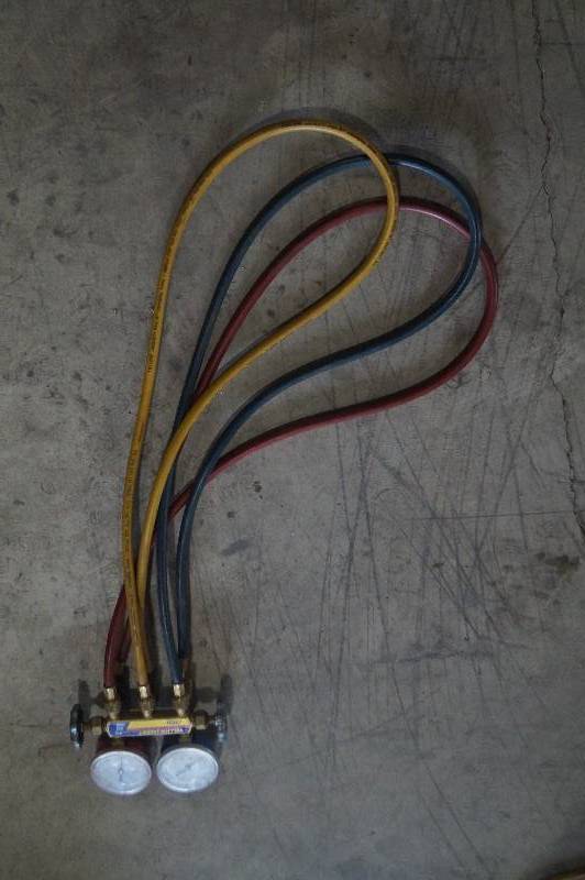 lot 7 image: Test & Charging Manifold