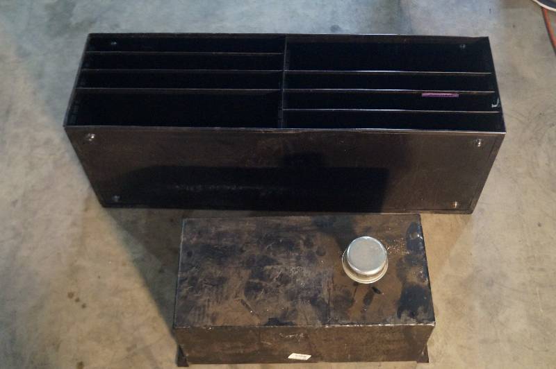 lot 16 image: Hydraulic TankMetal Shelf