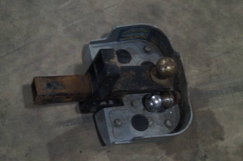 lot 38 image: Ball Hitch