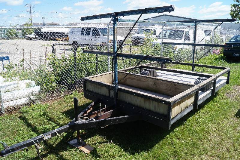 lot 64 image: CanoeKayak Trailer