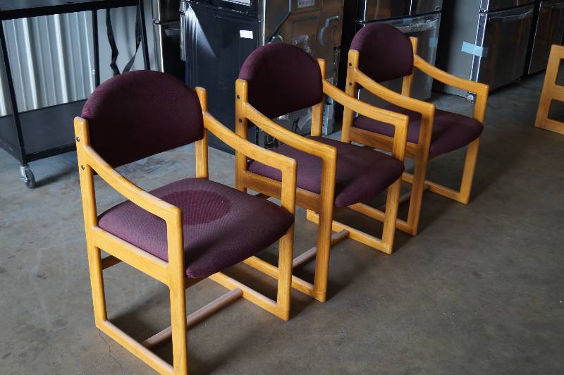 lot 65 image: Office Chairs
